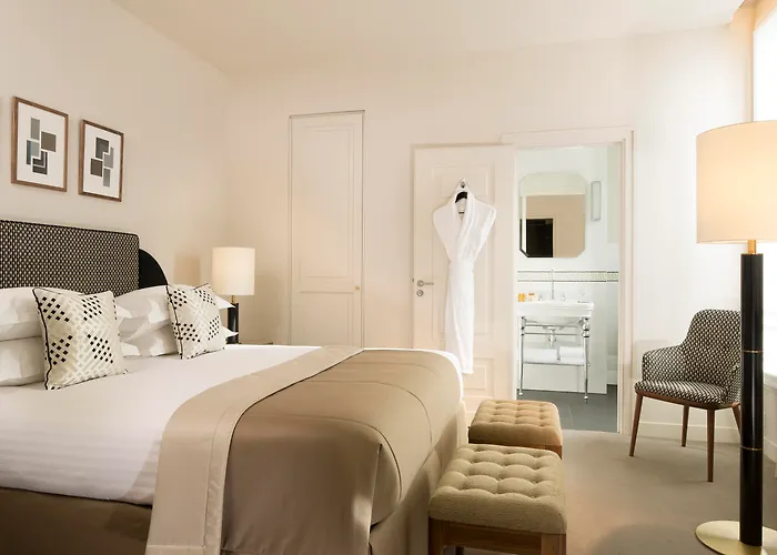 Le Tsuba Hotel París